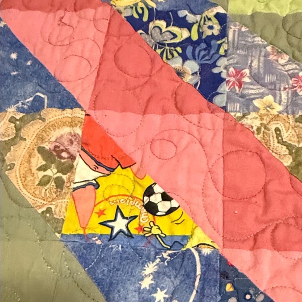 Colorful Patchwork Quilt - Picture 3 of 17